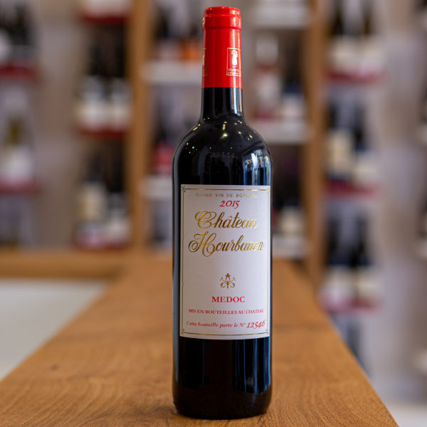 Vin rouge vin biologique de Médoc produit par le château Hourbanon Ce vin est élaboré par un de nous, vignerons indépendants, distribués en circuit court, strictement sans intermédiaires.